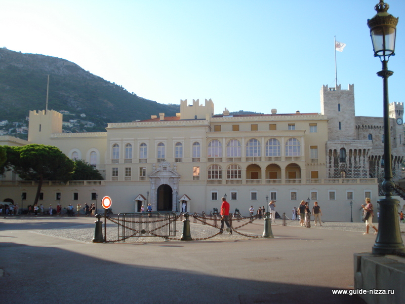 Monaco palace, Russian guide in Monaco, Nice, Cannes, panoramic flight by helicopter in Cannes, Nice, Monaco