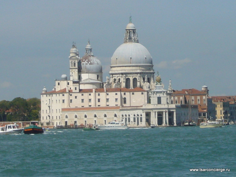 Услуги: гид Венеция, переводчик Венеция, вертолет Ницца-Венеция, трансфер Милан-Венеция, яхта Венеция, экскурсия Венеция, гондола Венеция